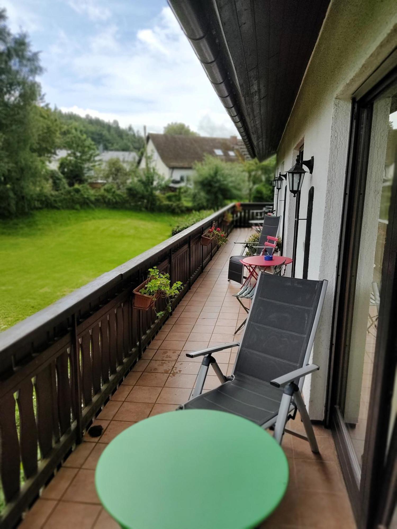 Gruenvogels Landgasthof Zum Gruenen Baum Oberzent Extérieur photo