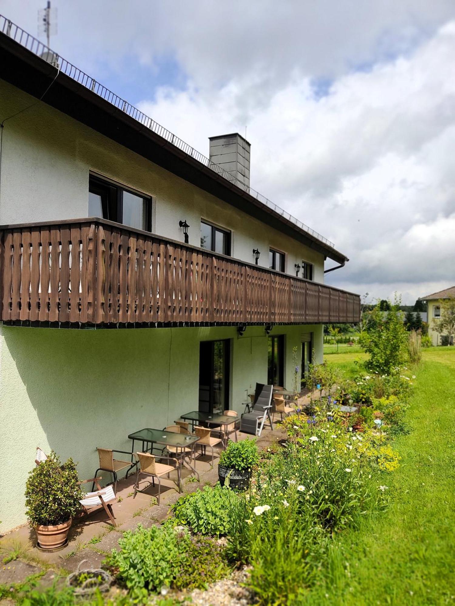 Gruenvogels Landgasthof Zum Gruenen Baum Oberzent Extérieur photo